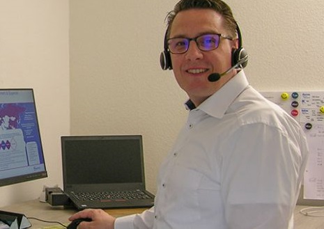 Frank Baumgart Experian Versicherung Office